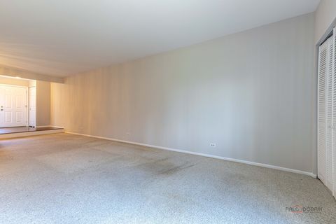Tiny photo for 1090 Pine Tree Circle N, Buffalo Grove, IL 60089 (MLS # 12625055)