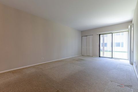 Tiny photo for 1090 Pine Tree Circle N, Buffalo Grove, IL 60089 (MLS # 12625055)