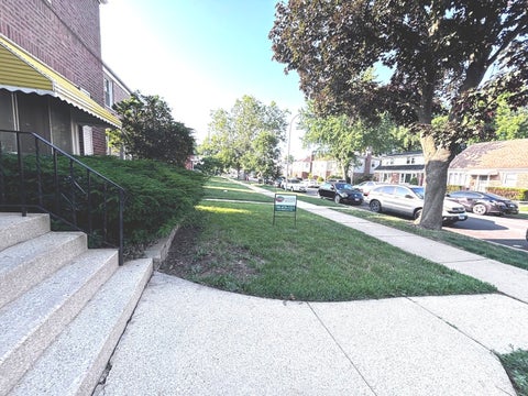 Tiny photo for 814 Norfolk Avenue, Westchester, IL 60154 (MLS # 12663349)
