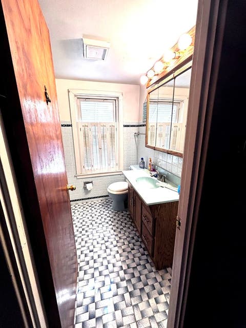 Tiny photo for 814 Norfolk Avenue, Westchester, IL 60154 (MLS # 12663349)