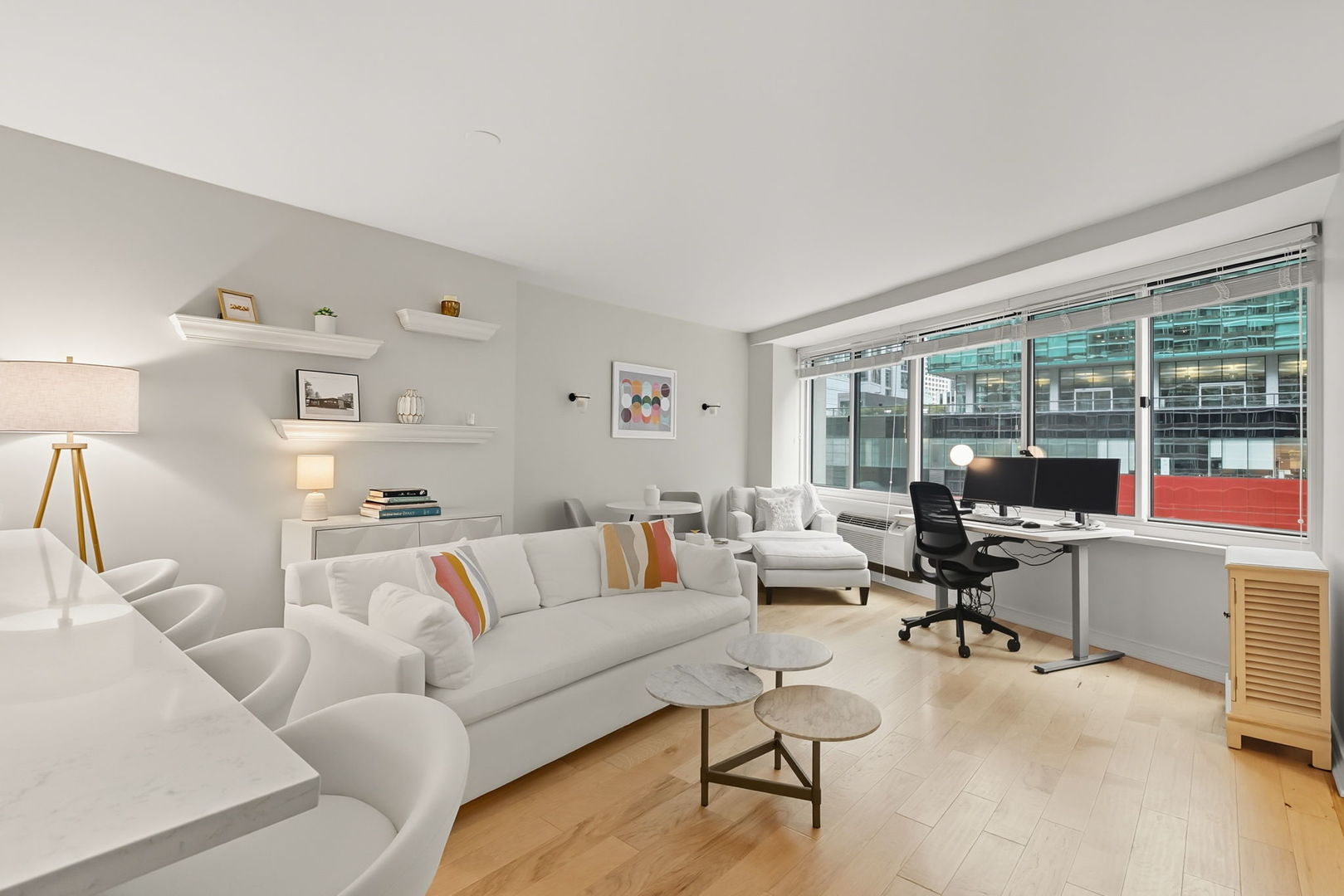 211 E Ohio Street 1215