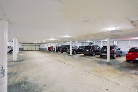 Tiny photo for 201 Thames Parkway #3A, Park Ridge, IL 60068 (MLS # 12775898)