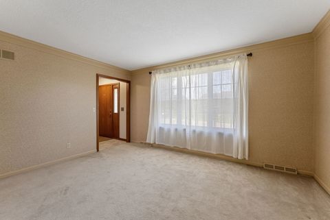 Tiny photo for 5131 Woodland Avenue, Davenport, IA 52807 (MLS # 12626161)