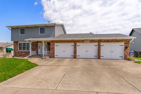 Tiny photo for 5131 Woodland Avenue, Davenport, IA 52807 (MLS # 12626161)