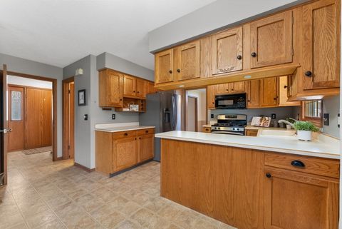 Tiny photo for 5131 Woodland Avenue, Davenport, IA 52807 (MLS # 12626161)