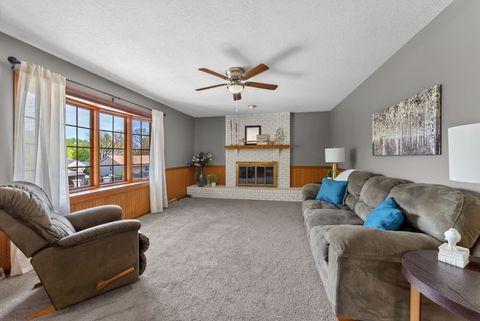 Tiny photo for 5131 Woodland Avenue, Davenport, IA 52807 (MLS # 12626161)