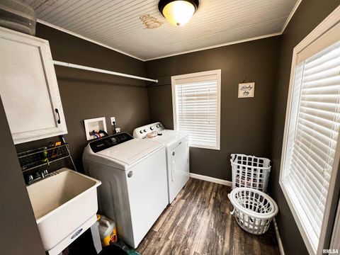 Tiny photo for 829 E JEFFERSON Street, Ashley, IL 62808 (MLS # EB460698)