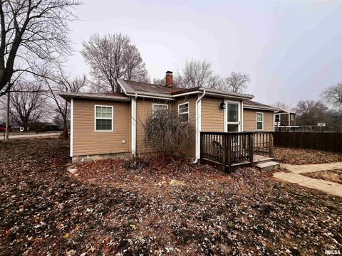 Photo of 829 E JEFFERSON Street, Ashley, IL 62808 (MLS # EB460698)