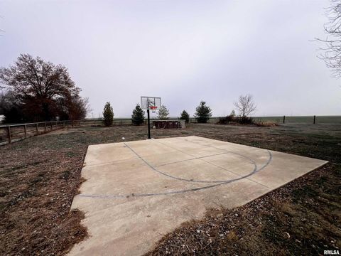 Tiny photo for 829 E JEFFERSON Street, Ashley, IL 62808 (MLS # EB460698)