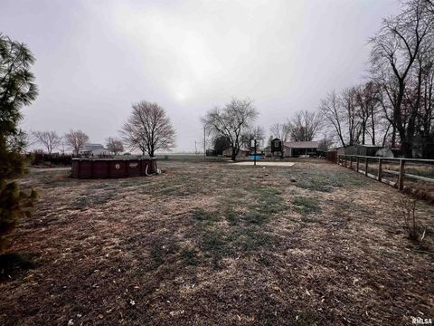 Tiny photo for 829 E JEFFERSON Street, Ashley, IL 62808 (MLS # EB460698)