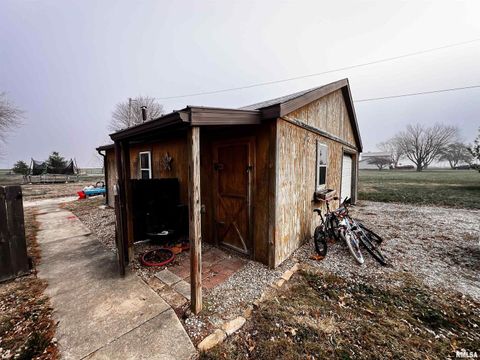 Tiny photo for 829 E JEFFERSON Street, Ashley, IL 62808 (MLS # EB460698)