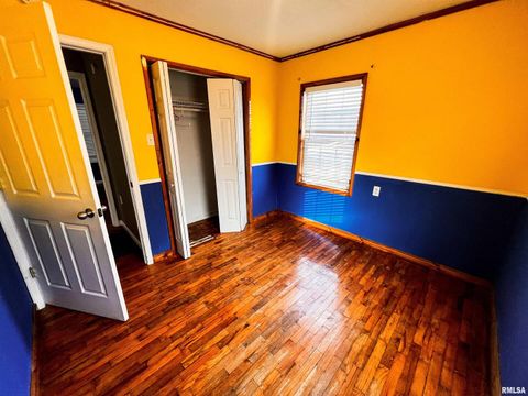 Tiny photo for 829 E JEFFERSON Street, Ashley, IL 62808 (MLS # EB460698)