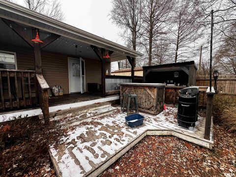 Tiny photo for 829 E JEFFERSON Street, Ashley, IL 62808 (MLS # EB460698)