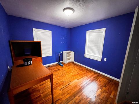 Tiny photo for 829 E JEFFERSON Street, Ashley, IL 62808 (MLS # EB460698)