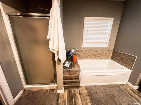 Tiny photo for 829 E JEFFERSON Street, Ashley, IL 62808 (MLS # EB460698)