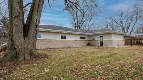 Tiny photo for 1104 Redwood Avenue, Bloomington, IL 61701 (MLS # 12516592)