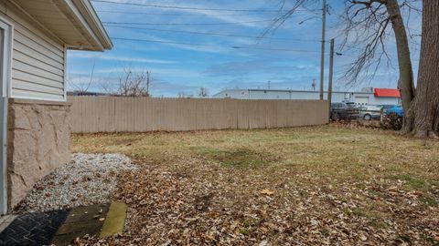 Tiny photo for 1104 Redwood Avenue, Bloomington, IL 61701 (MLS # 12516592)