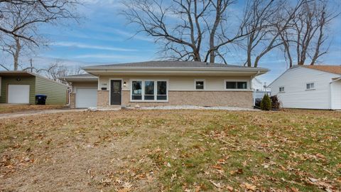 Tiny photo for 1104 Redwood Avenue, Bloomington, IL 61701 (MLS # 12516592)