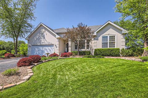 Single Family Residence in Gurnee IL 2258 bellview Court.jpg