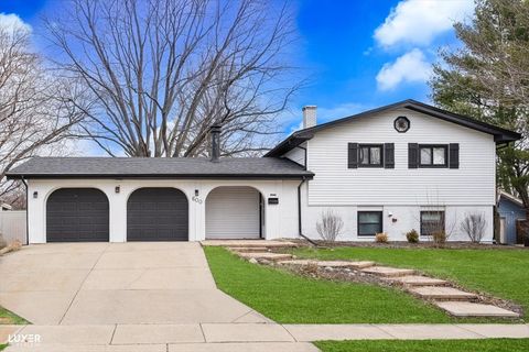 Photo of 600 Baxter Lane, Hoffman Estates, IL 60169 (MLS # 12601245)