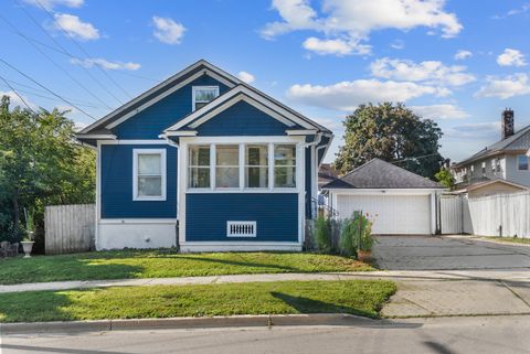 Photo of 311 SUMMIT Street, Elgin, IL 60120 (MLS # 12471146)