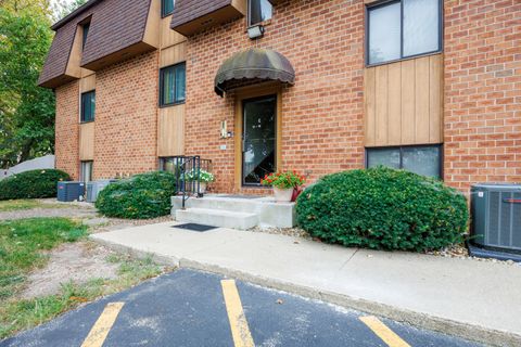Photo of 1010 Arlene Court #15, Bloomington, IL 61701 (MLS # 12546453)
