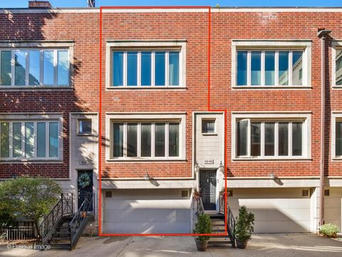 Photo of 838 W ANCONA Street, Chicago, IL 60642 (MLS # 12468862)