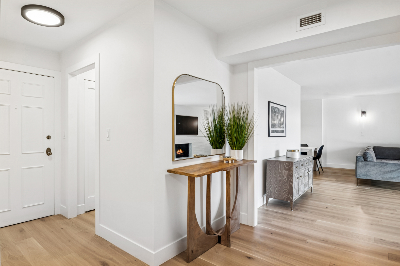 1671 Mission Hills Road S404