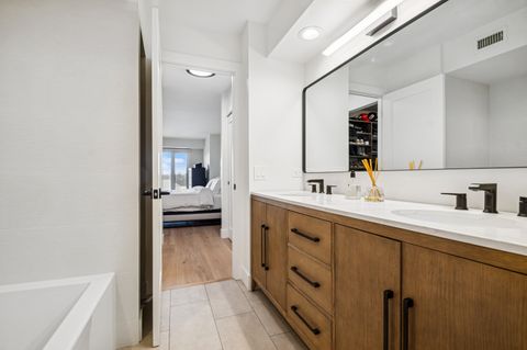 Tiny photo for 1671 Mission Hills Road #S404, Northbrook, IL 60062 (MLS # 12592936)