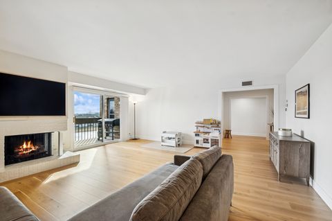 Tiny photo for 1671 Mission Hills Road #S404, Northbrook, IL 60062 (MLS # 12592936)