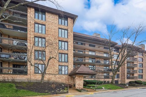 Photo of 1671 Mission Hills Road #S404, Northbrook, IL 60062 (MLS # 12592936)