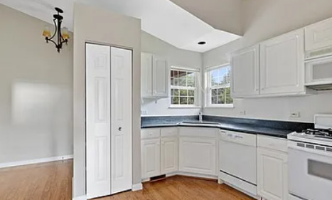 7049 BUCHANAN Drive 7049