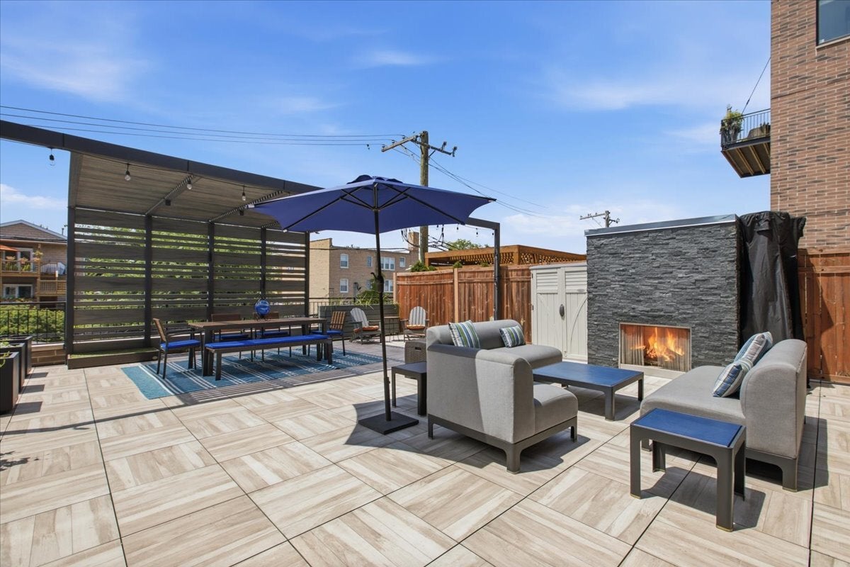 5820 N Clark Street 207