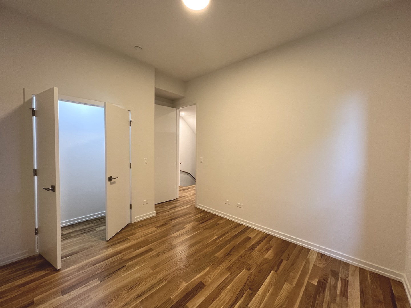 822 N Winchester Avenue 1F