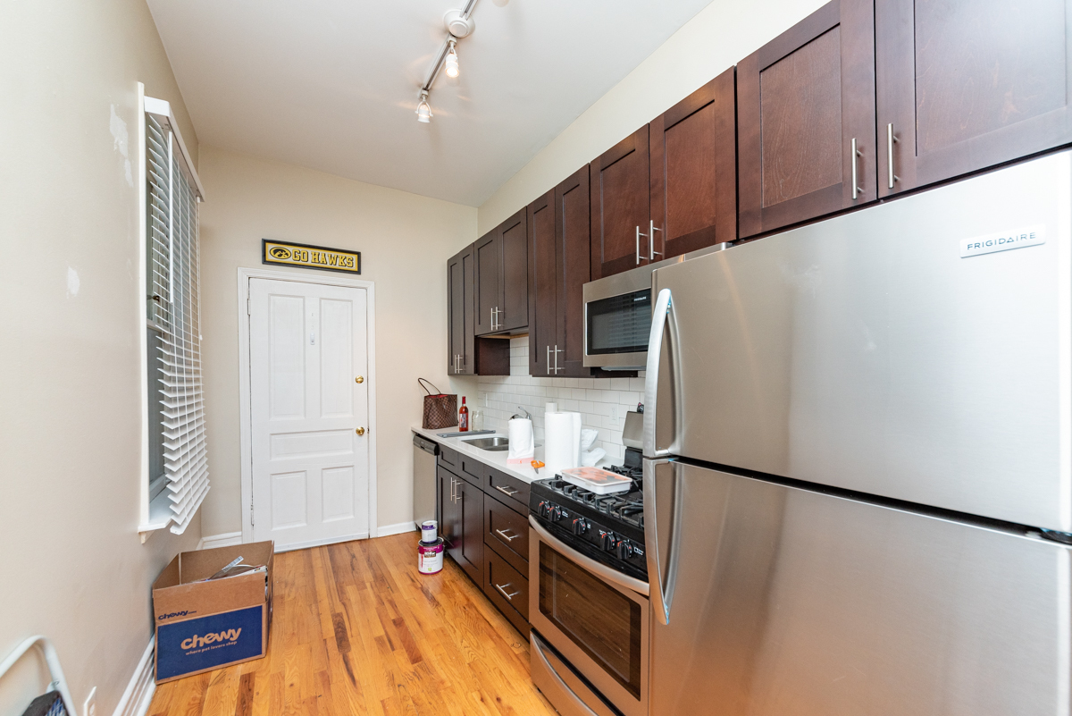 1431 W BELMONT Avenue 1F