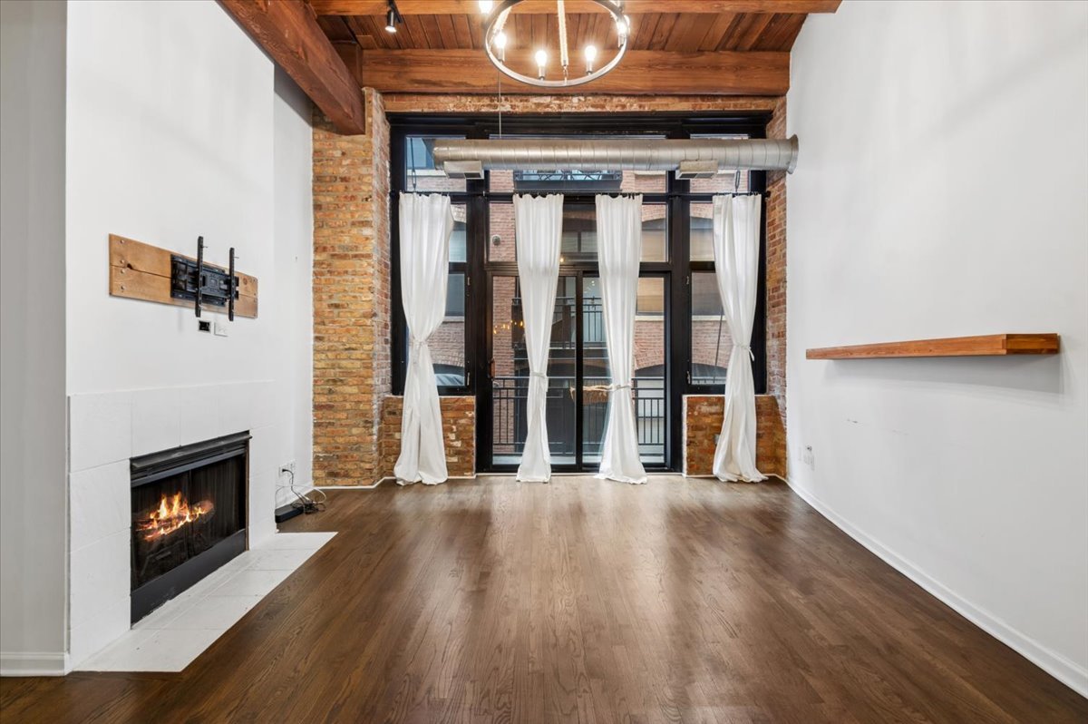 525 W Superior Street 430