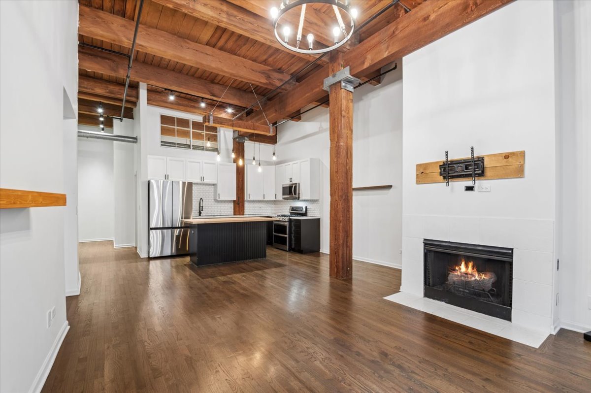 525 W Superior Street 430