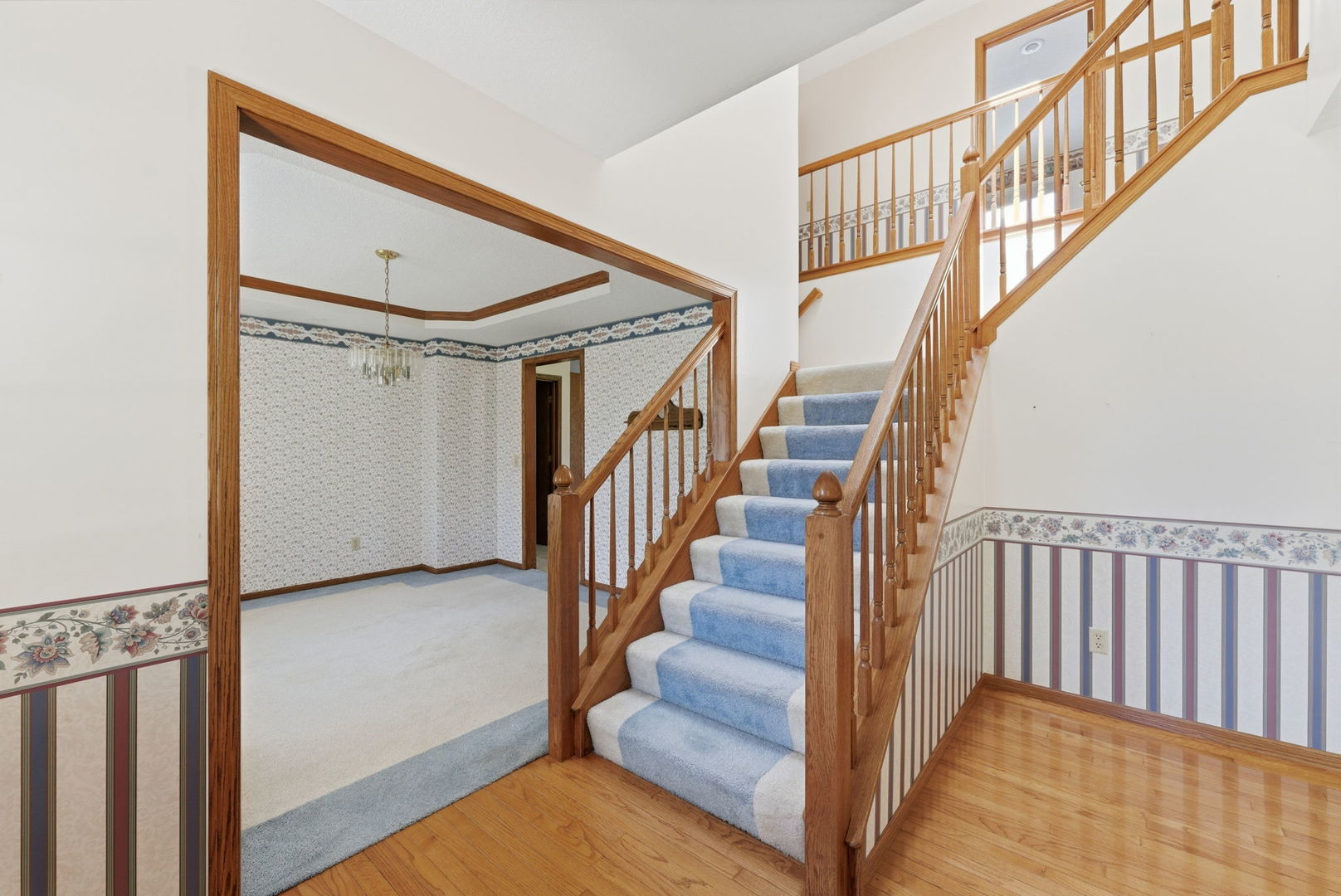 1208 W Donahue Street