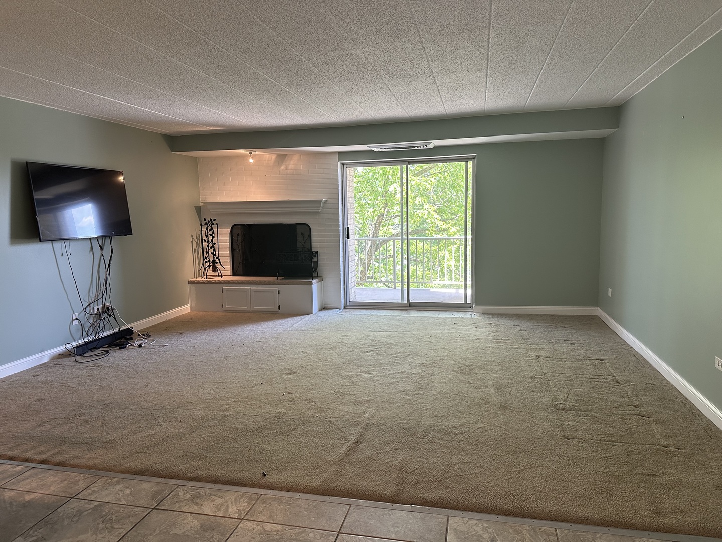 110 W Butterfield Road 402S