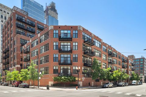 Photo of 333 W Hubbard Street #704, Chicago, IL 60654 (MLS # 12432699)