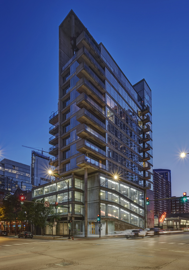 Photo 1 of 28 — 201 W Grand Avenue 701, Chicago, IL 60654