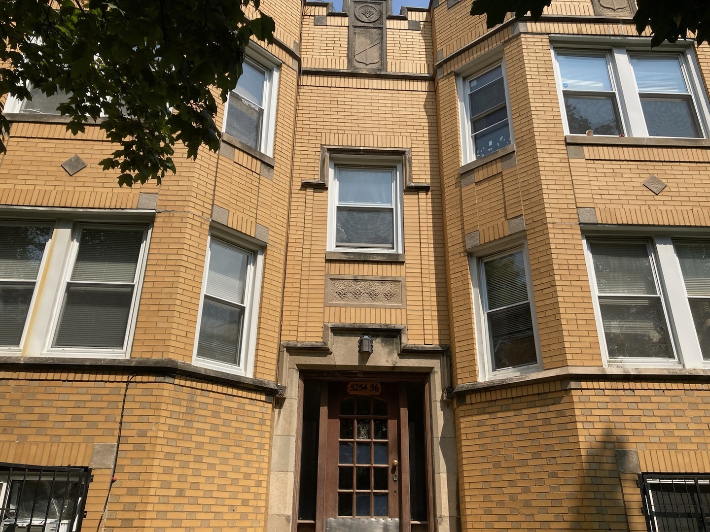 5254-56 W Wolfram Street