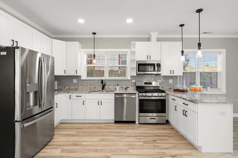 Tiny photo for 1411 S 6th Avenue, Maywood, IL 60153 (MLS # 12610105)