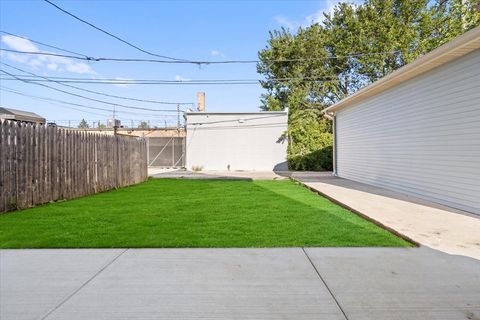 Tiny photo for 1411 S 6th Avenue, Maywood, IL 60153 (MLS # 12610105)