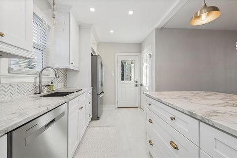 Tiny photo for 118 N Cedar Street, Palatine, IL 60067 (MLS # 12530667)