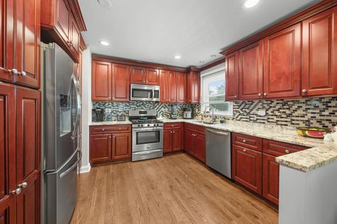 Tiny photo for 573 Maple Avenue, Lisle, IL 60532 (MLS # 12467142)