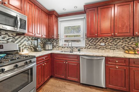 Tiny photo for 573 Maple Avenue, Lisle, IL 60532 (MLS # 12467142)