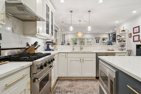 Tiny photo for 3537 N Wilton Avenue #2, Chicago, IL 60657 (MLS # 12531389)