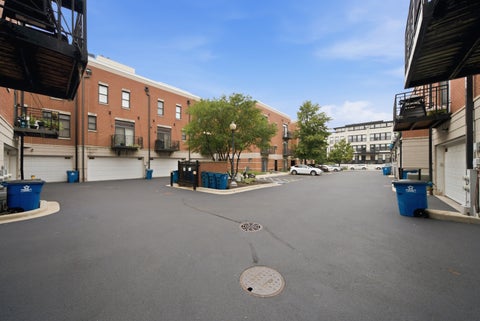 Tiny photo for 935 W College Parkway, Chicago, IL 60608 (MLS # 12739998)