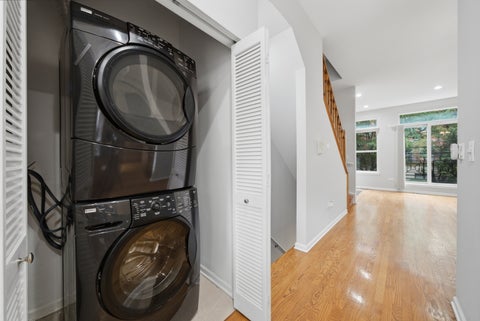 Tiny photo for 935 W College Parkway, Chicago, IL 60608 (MLS # 12739998)